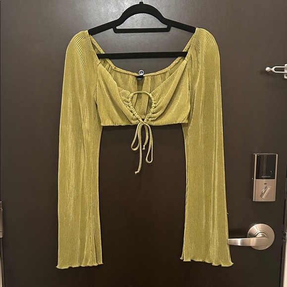 Wild Fable Lime Green Bell Sleeve Blouse - Picture 1 of 3